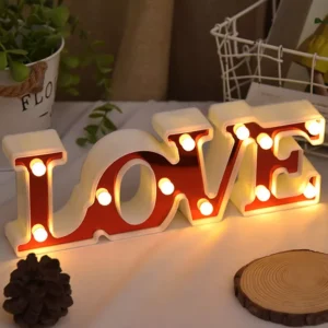 كلمة LOVE مع اضائة LED