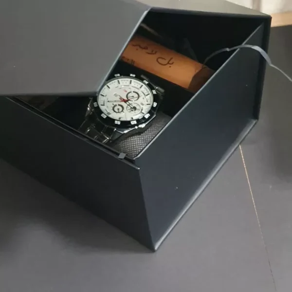 Schwarze Geschenkbox mit Magnet. – Bild 2